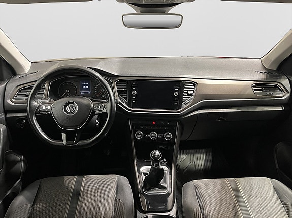Volkswagen T-Roc 12 of 19