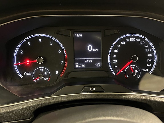Volkswagen T-Roc 15 of 19