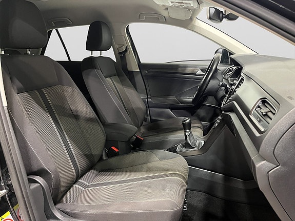 Volkswagen T-Roc 9 of 19