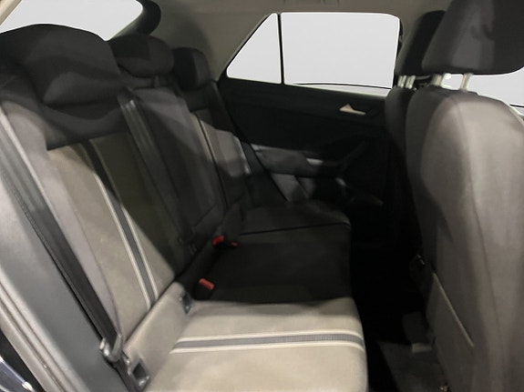 Volkswagen T-Roc 10 of 19