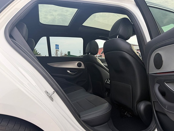 Mercedes-Benz E200 20 of 23