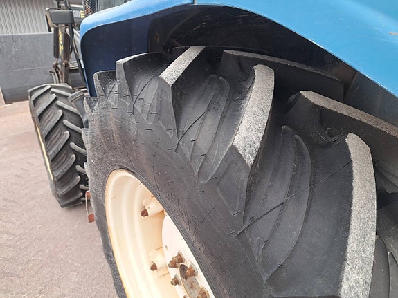 New Holland  TL 100 5 of 12