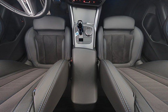BMW i4 15 of 30