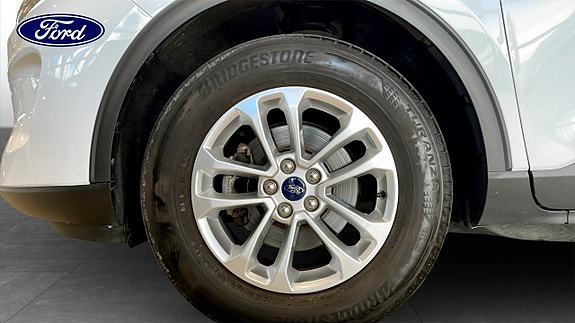 Ford Kuga 9 of 17