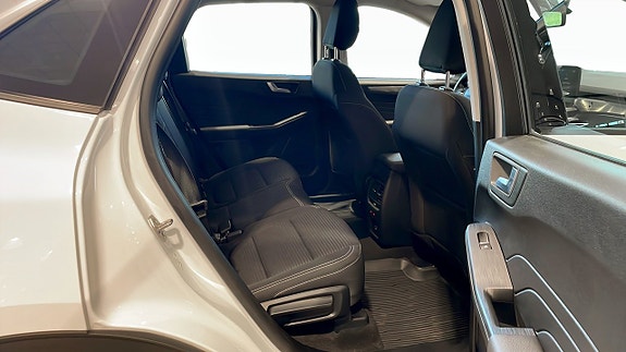 Ford Kuga 5 of 17