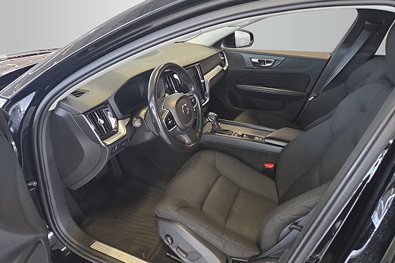Volvo V60 10 of 14