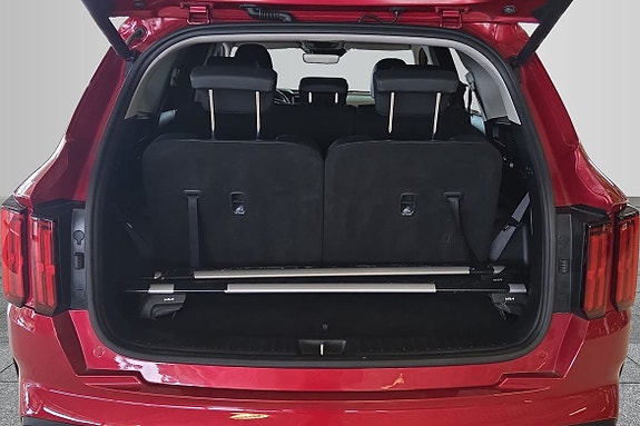 Kia Sorento 9 of 17