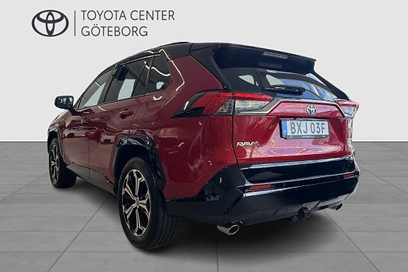 Toyota RAV4 4 of 13