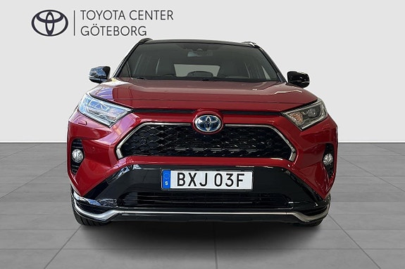 Toyota RAV4 7 of 13