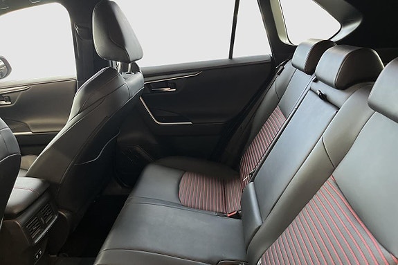 Toyota RAV4 9 of 13