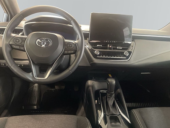Toyota Corolla 8 of 17