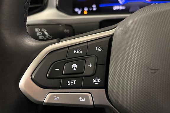 Volkswagen T-Roc 21 of 22