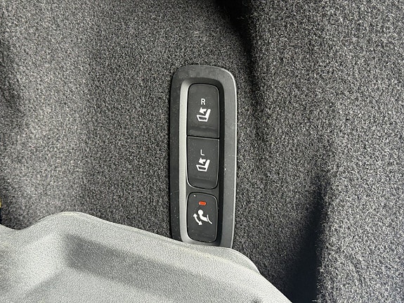 Volvo XC60 7 of 25