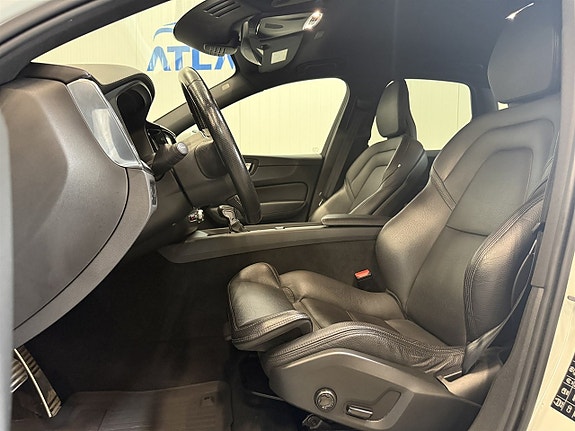 Volvo XC60 13 of 25