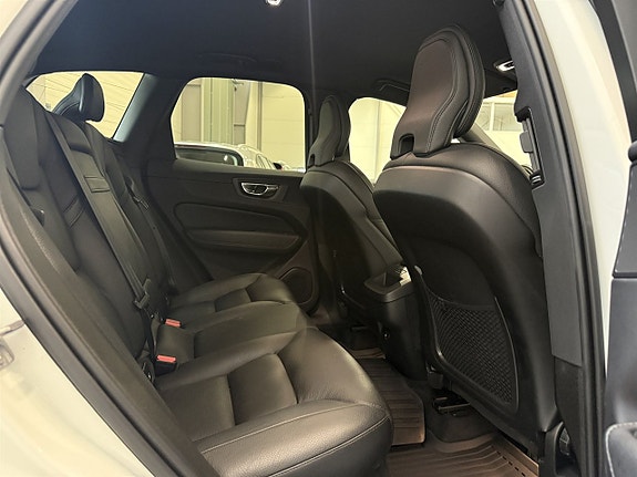 Volvo XC60 12 of 25