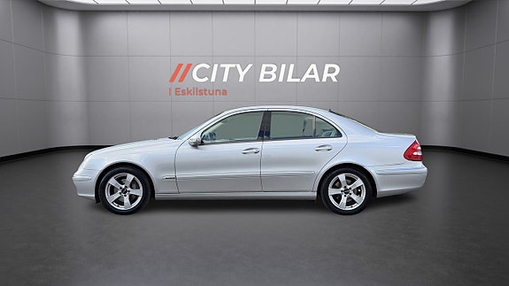 Mercedes-Benz E320 8 of 16