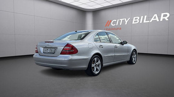 Mercedes-Benz E320 5 of 16