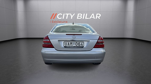 Mercedes-Benz E320 6 of 16