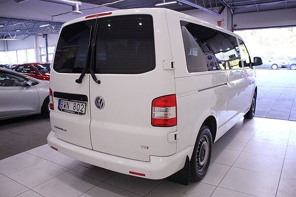 Volkswagen Caravelle 8 of 24
