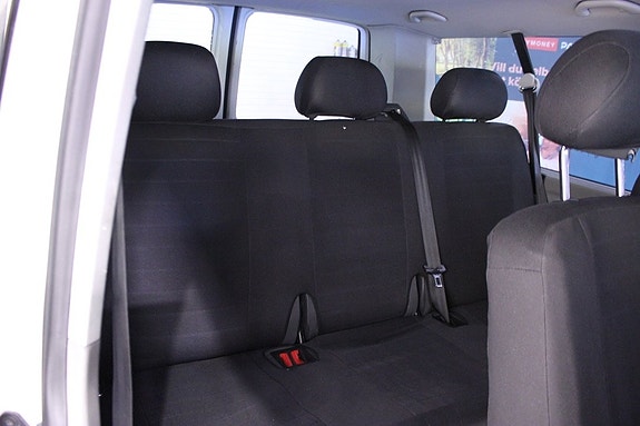 Volkswagen Caravelle 13 of 24