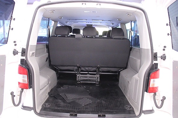 Volkswagen Caravelle 9 of 24