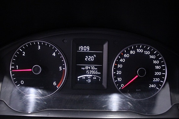 Volkswagen Caravelle 19 of 24