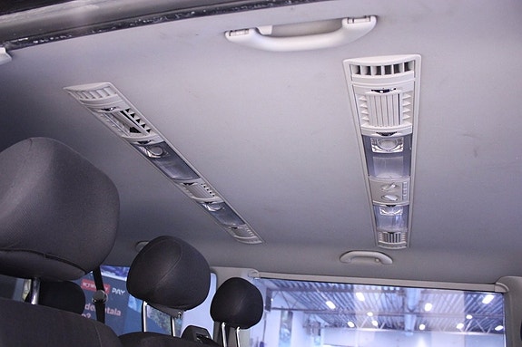 Volkswagen Caravelle 16 of 24