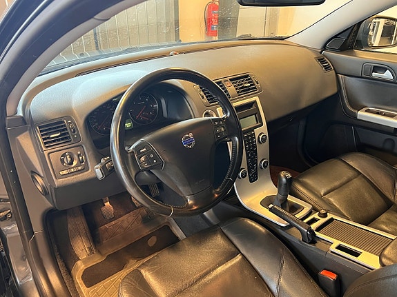 Volvo V50 7 of 11