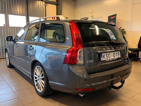 Volvo V50 3 of 11