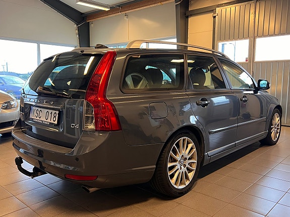 Volvo V50 2 of 11