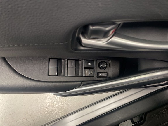 Toyota Corolla Cross 12 of 17