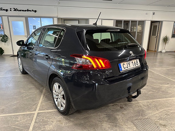 Peugeot 308 4 of 16