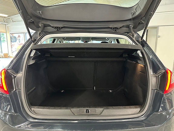 Peugeot 308 5 of 16