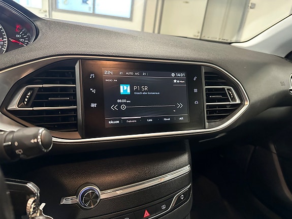 Peugeot 308 12 of 16