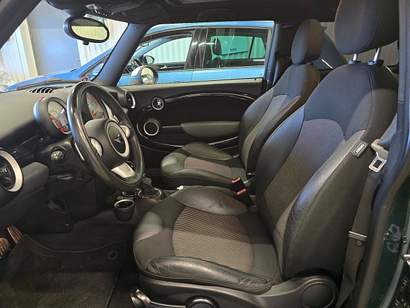 MINI Cooper S 9 of 25