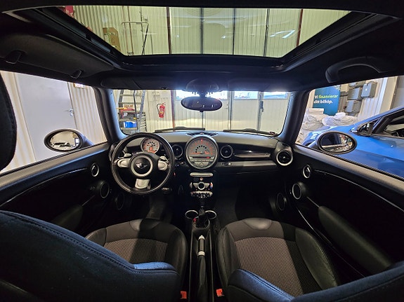 MINI Cooper S 16 of 25