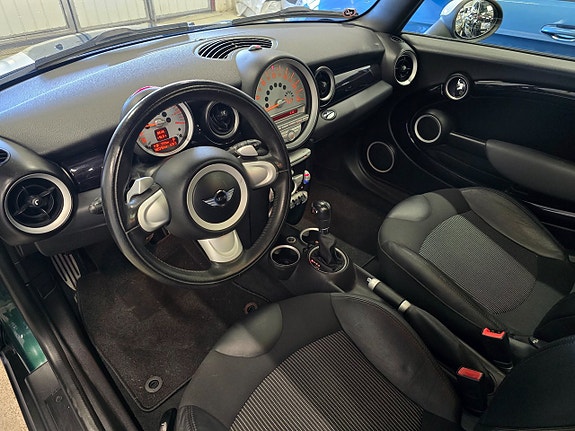 MINI Cooper S 10 of 25