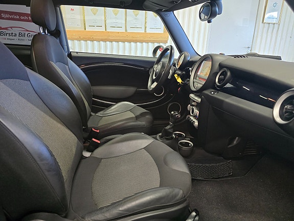 MINI Cooper S 11 of 25