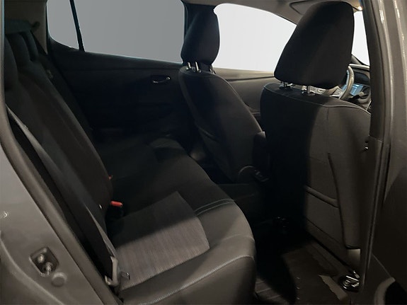 Nissan Leaf 8 of 10