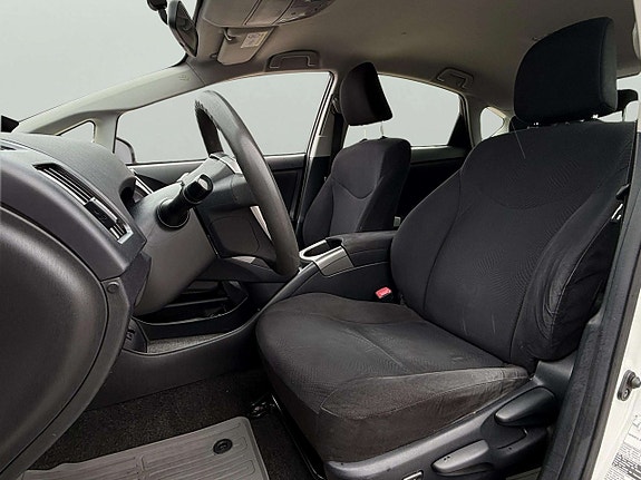 Toyota Prius 10 of 15