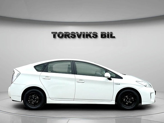Toyota Prius 6 of 15