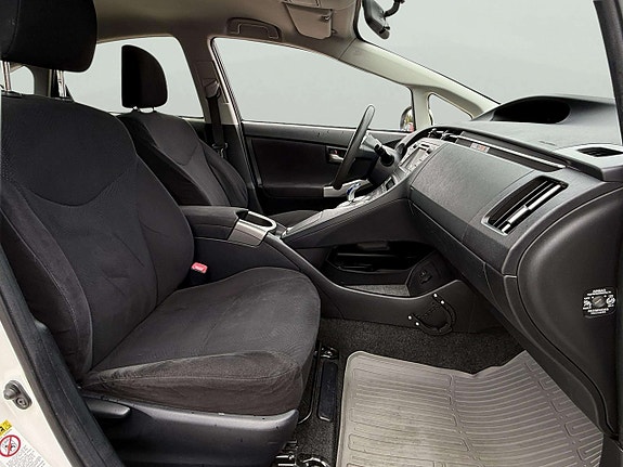 Toyota Prius 12 of 15