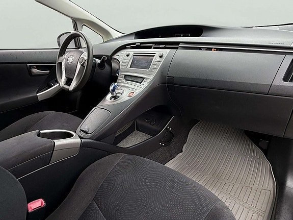Toyota Prius 13 of 15