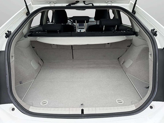 Toyota Prius 15 of 15