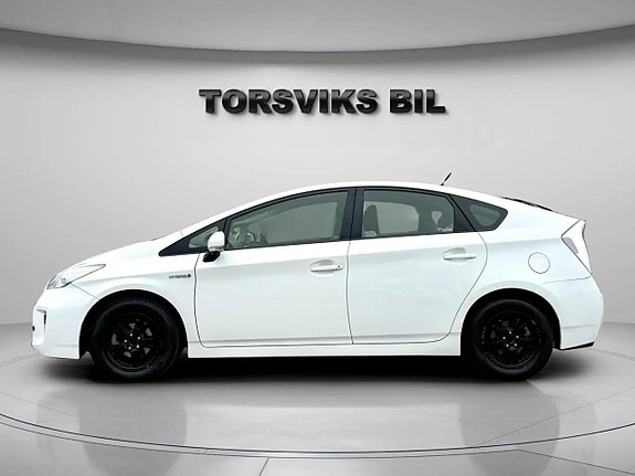 Toyota Prius 2 of 15