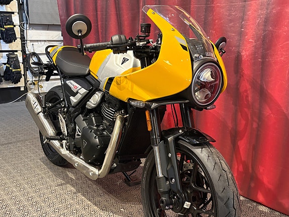 Triumph THRUXTON 400 *TICKET TO RIDE 4.000KR* 3 of 11