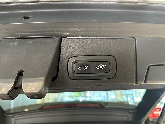 Volvo XC60 9 of 24