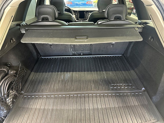 Volvo XC60 8 of 24
