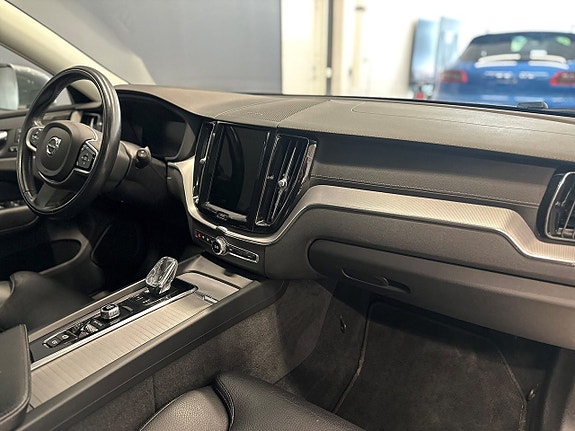 Volvo XC60 12 of 24