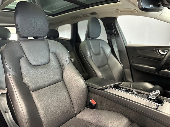 Volvo XC60 13 of 24